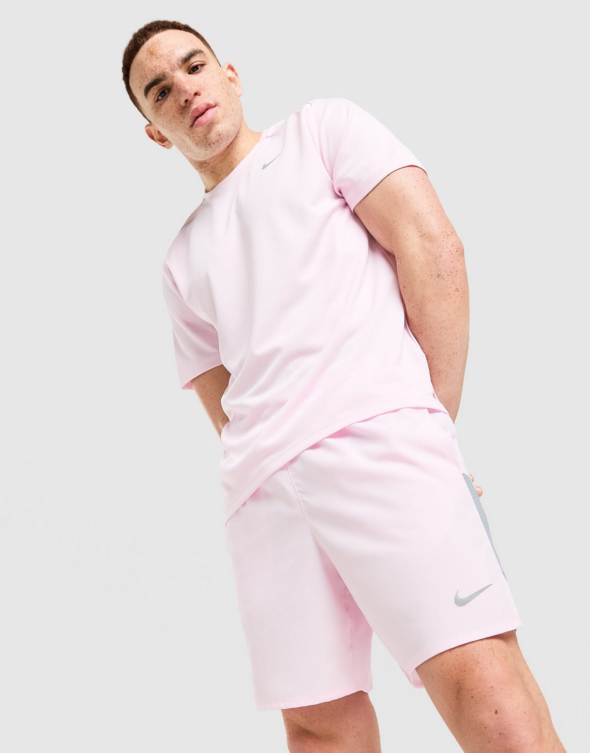 TOUT LES VÊTEMENTS POUR HOMMES